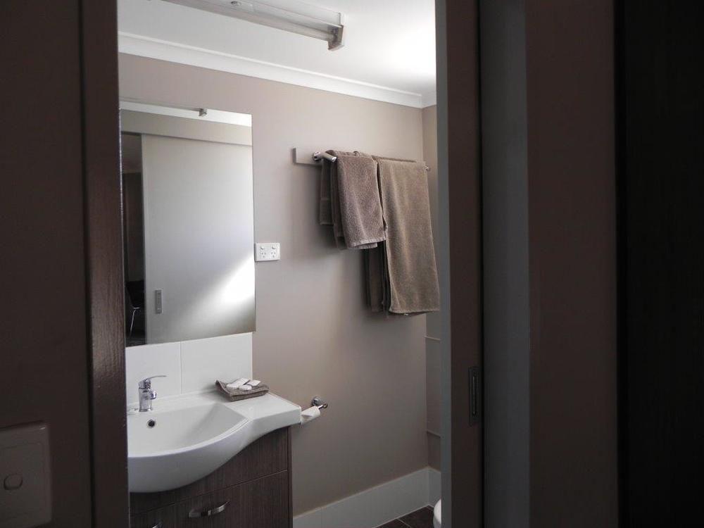 Bluestone Motor Inn Тенънт Крийк Екстериор снимка